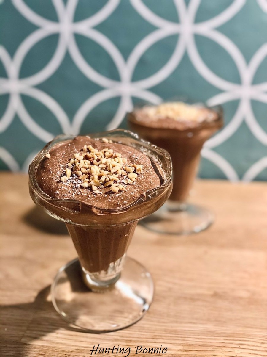 MOUSSE AU CHOCOLAT et noisettes torréfiées