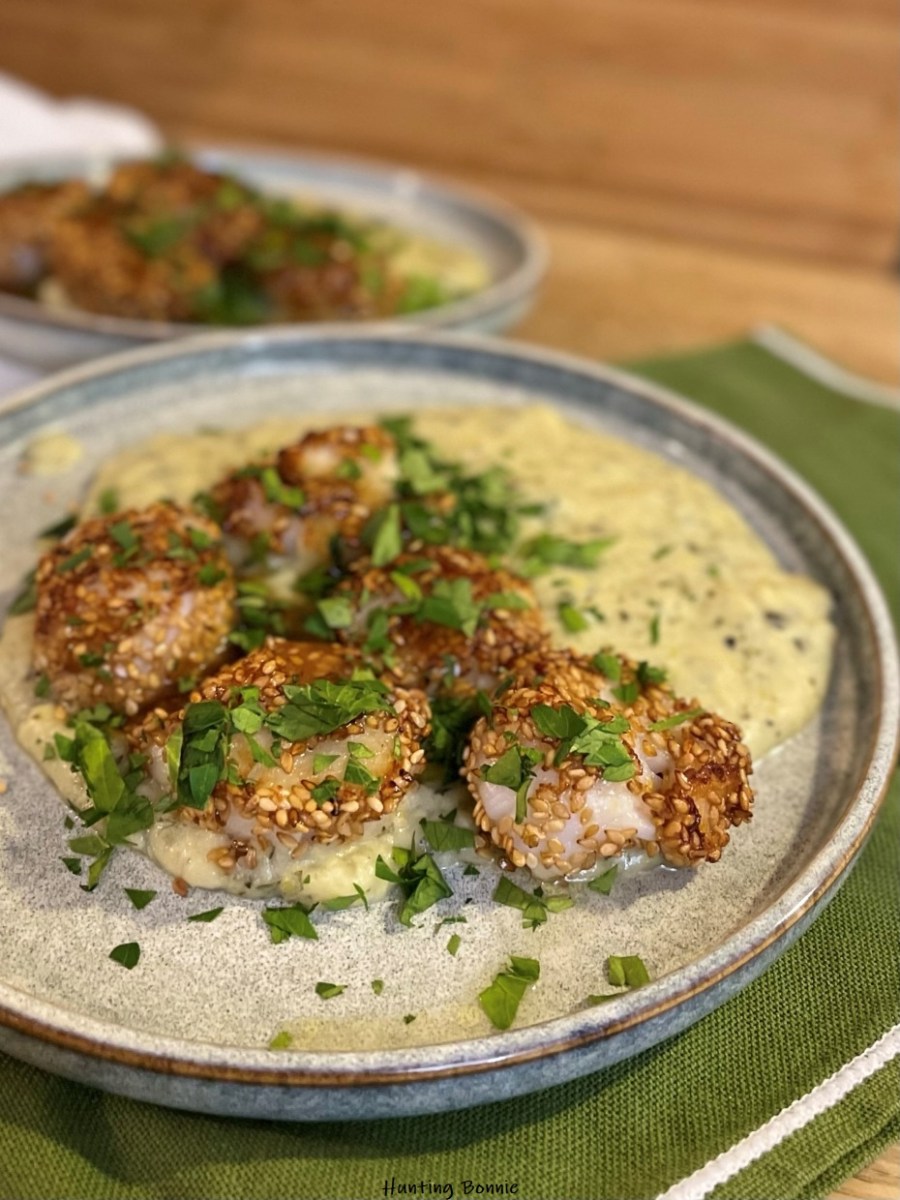 SAINT-JACQUES en CROUTE DE SÉSAME et PURÉE POIREAUX-POMMES DE TERRE