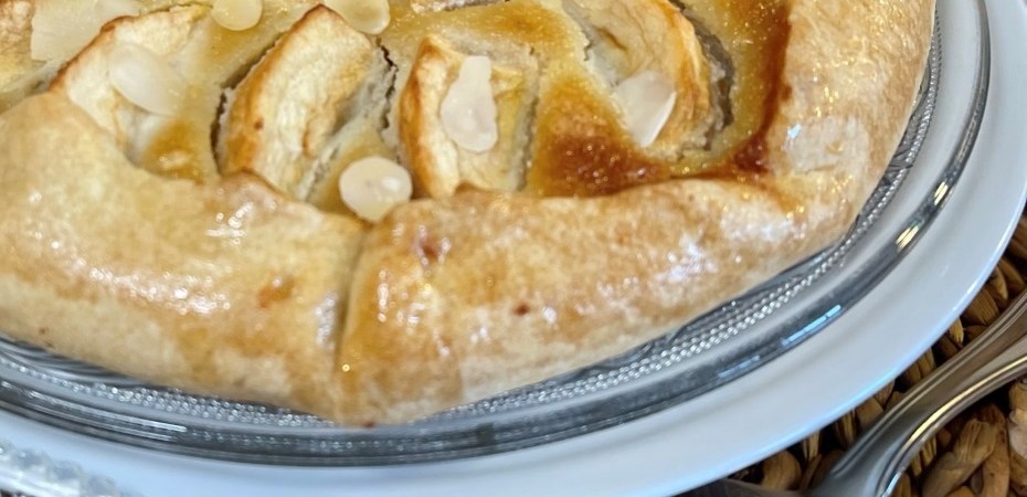 Tarte amandine aux pommes rustique