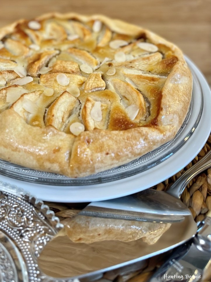 Tarte amandine aux pommes rustique