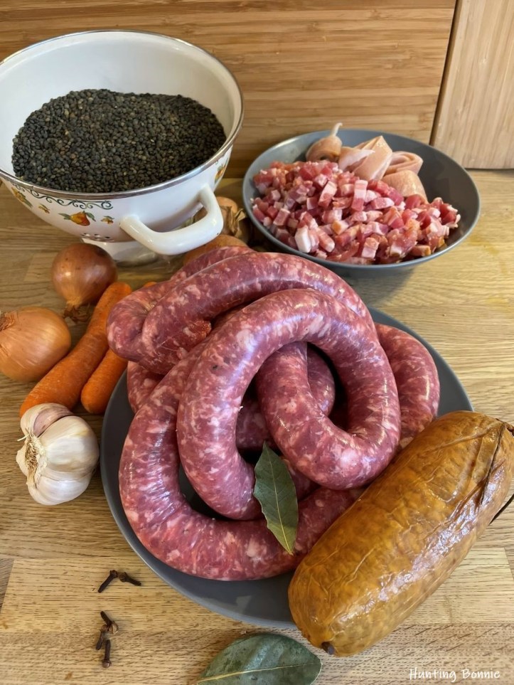 Ingrédients de Saucisses aux lentilles et saucisses de Morteau