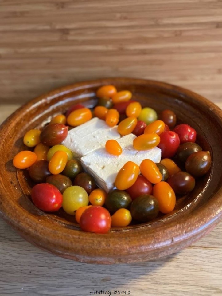 Préparation FETA FONDANTE ET TOMATES CERISES CONFITES (Cuisson au four en Tajine)