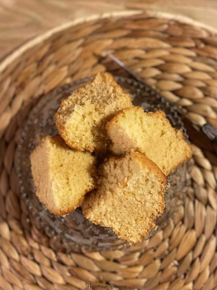 Ouverture d'un bocal de Quatre quarts en bocaux après stérilisation