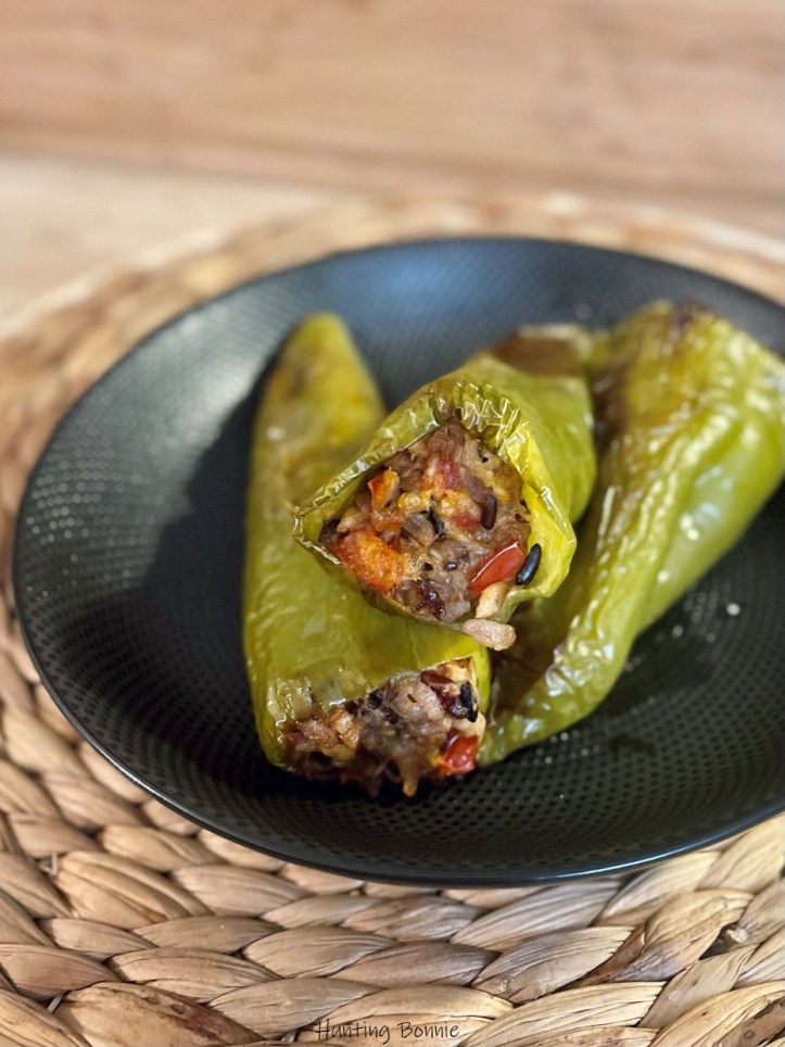 Poivrons Corne de Bœuf farcis au Thon à la Méditerranéenne