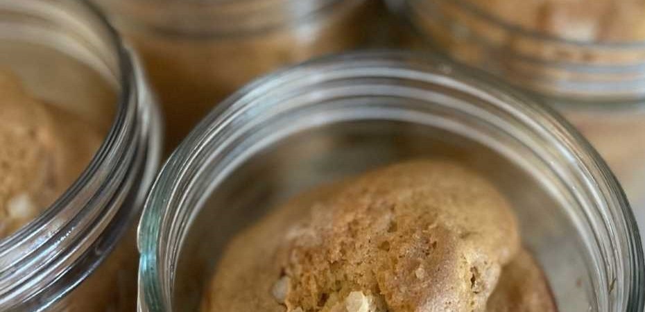 Quatre quarts en bocaux après cuisson et avant stérilisation