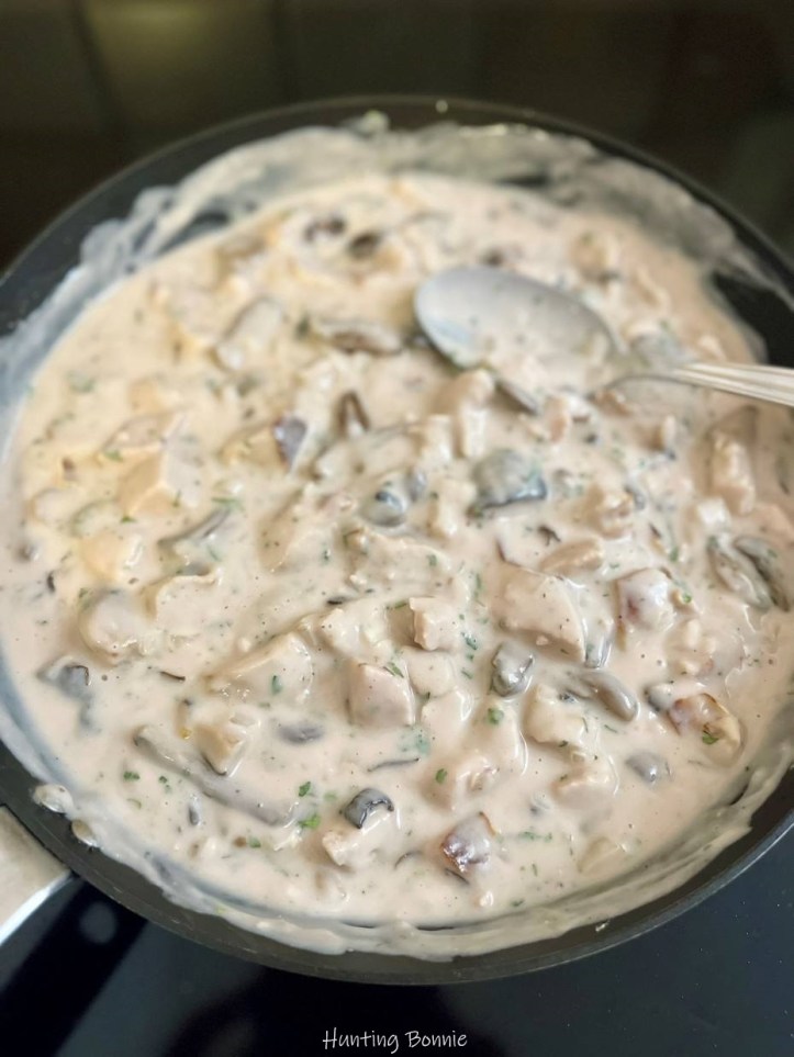 Préparation de la garniture pour les Bouchées à la Reine