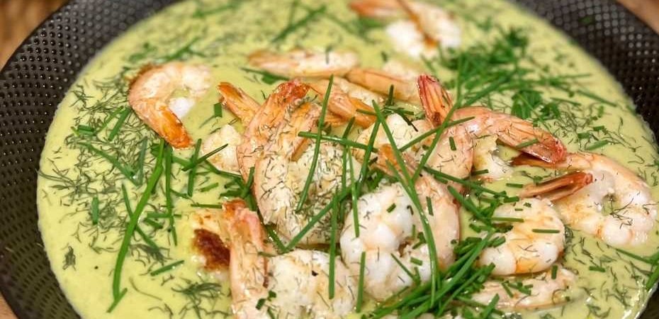 Poêlée de Crevettes à la crème de Petits pois et fanes de Fenouil