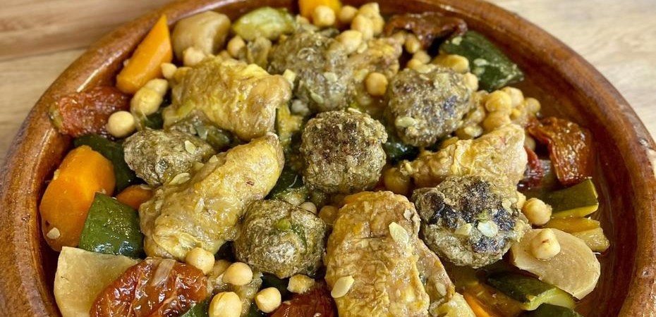 Couscous au poulet et boulettes de bœuf merguez