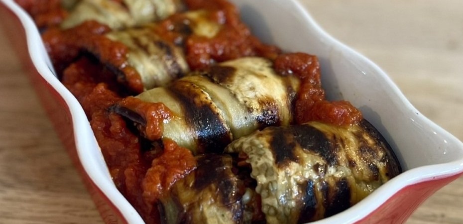 Roulés d’aubergines au bœuf, poivrons et épices