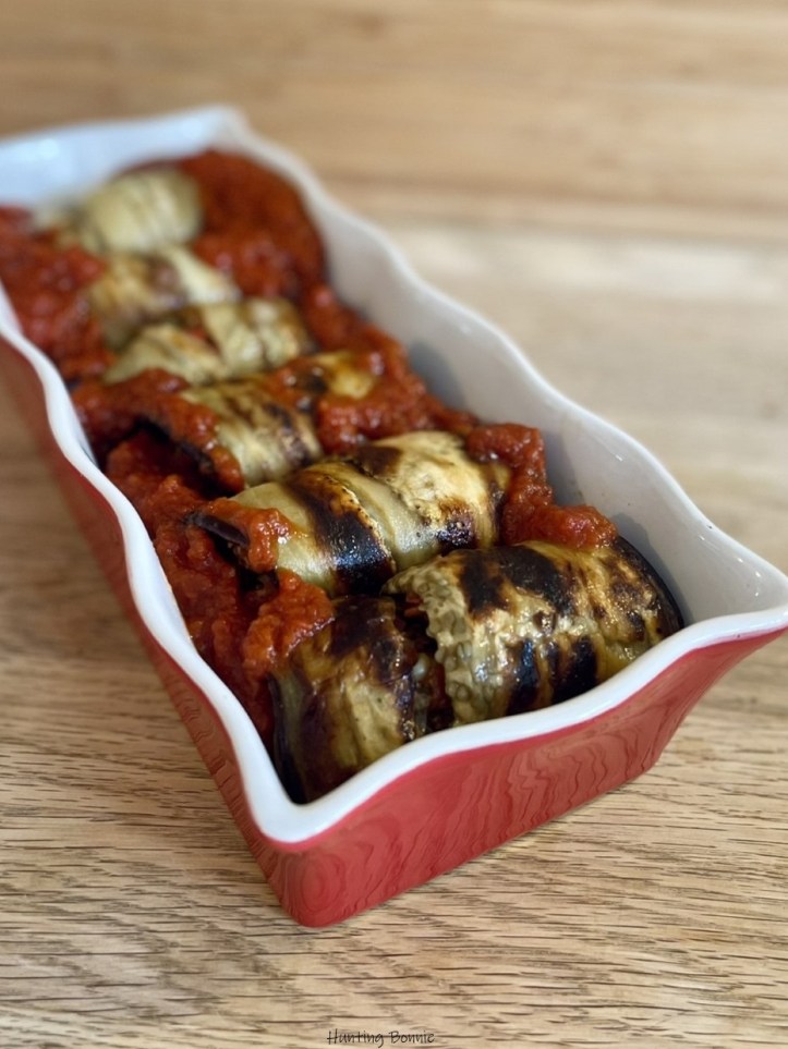 Roulés d’aubergines au bœuf, poivrons et épices
