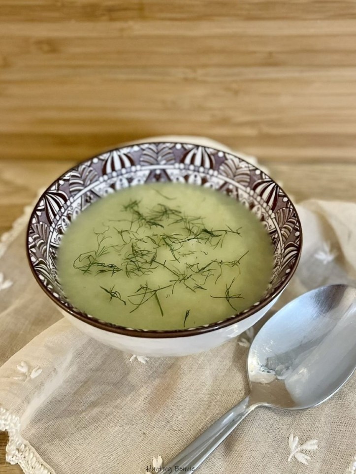 Soupe de chayote aux fanes de fenouil