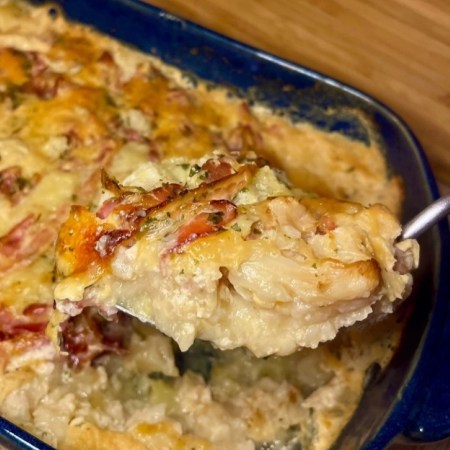 Gratin crémeux chou-fleur, pommes de terre et poitrine fumée