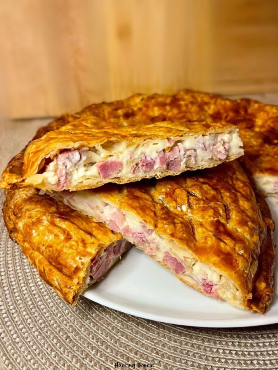 Tourte au Jambon, Oignons et Fromage