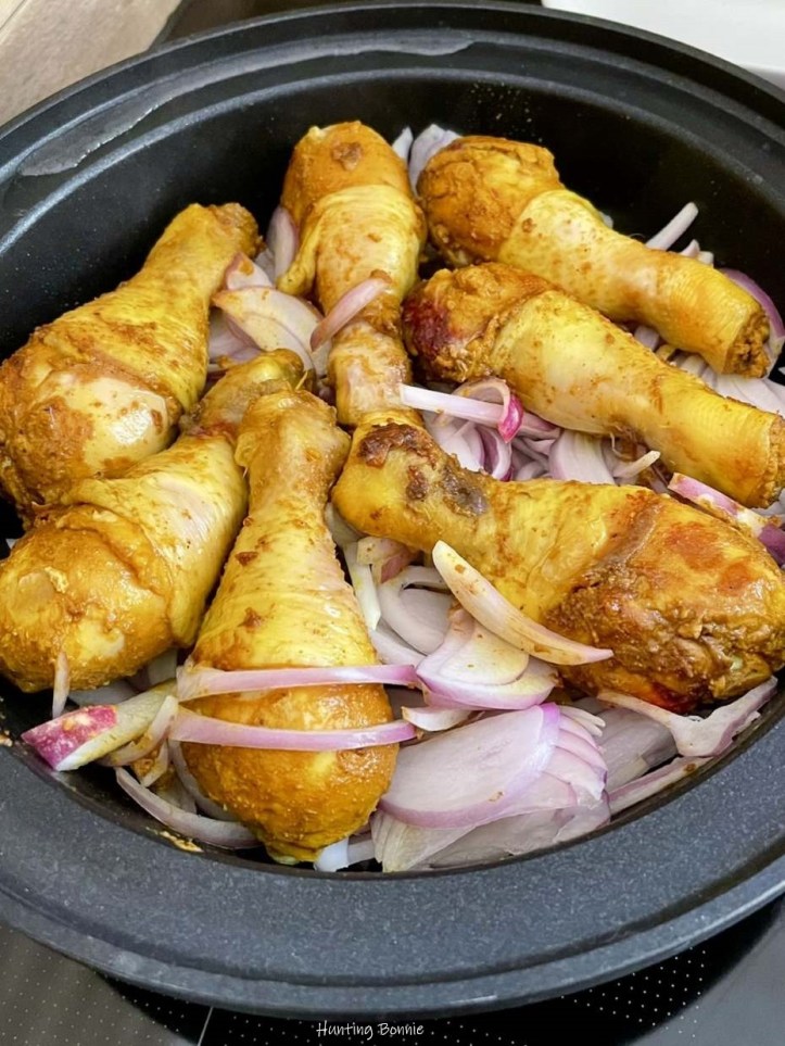 Ajout des oignons en lamelles