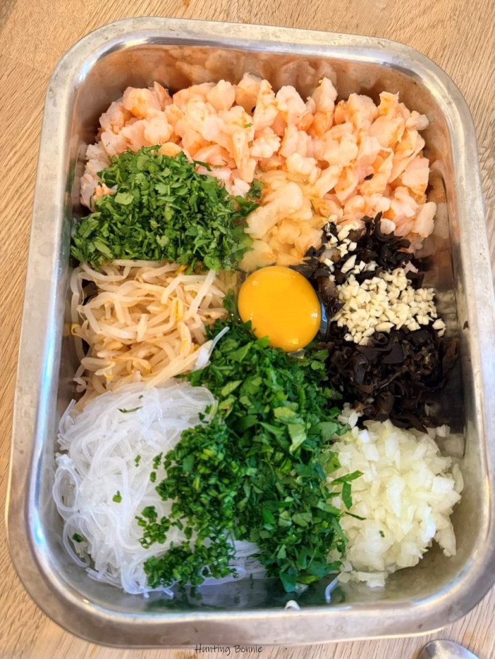 Ingrédients de la farce des Nems aux crevettes vietnamiens (Chả Giò)