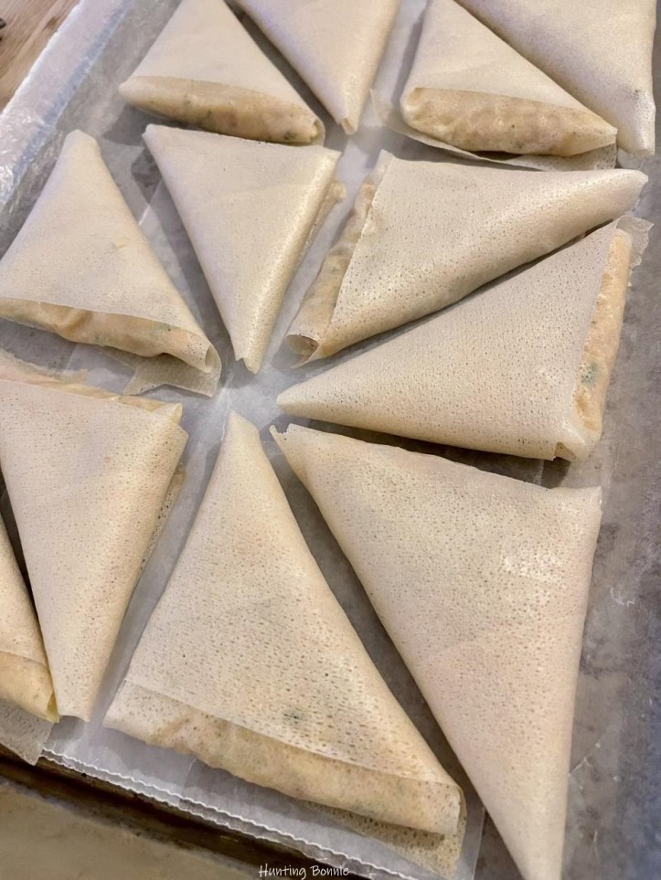 Pliage des Bricks au thon et pommes de terre