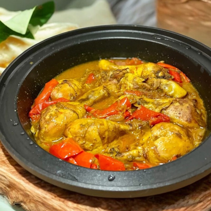 Tajine de poulet aux poivrons rouges