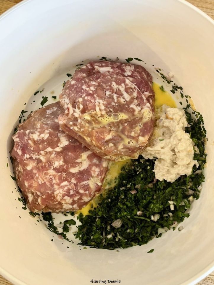 Ingrédients de la farce pour le Pâté de Pâques