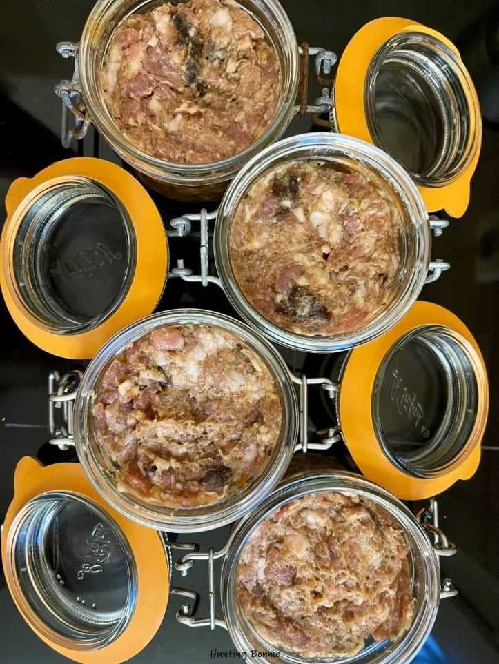 Mise en bocaux du Pâté de campagne aux tomates séchées et à l’origan en bocaux